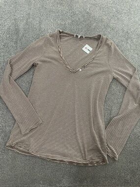 BKE Taupe & White Striped V-Neck Long Sleeve Top